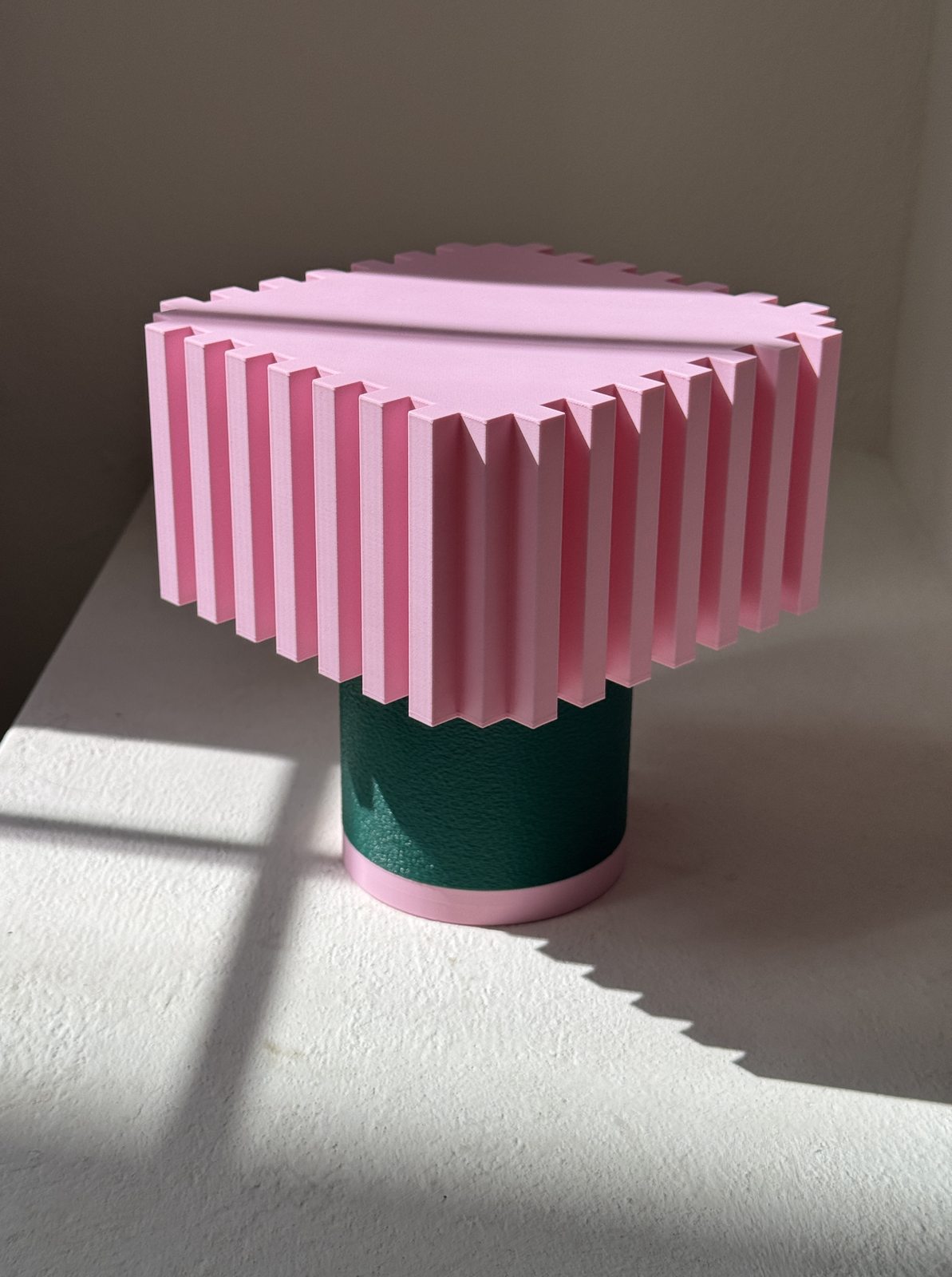 Chroma Retro Leuchte, bei Tag, weitere Ansicht